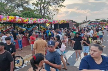 FESTA DO DIA DAS CRIANÇAS ENCANTA SALMOURÃO E MOSTRA O CARINHO DA ADMINISTRAÇÃO COM A POPULAÇÃO!