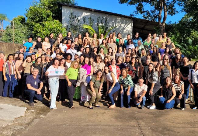 PROFESSORES DE SALMOURÃO PARTICIPAM DE CURSO DE FORMAÇÃO EM ADAMANTINA